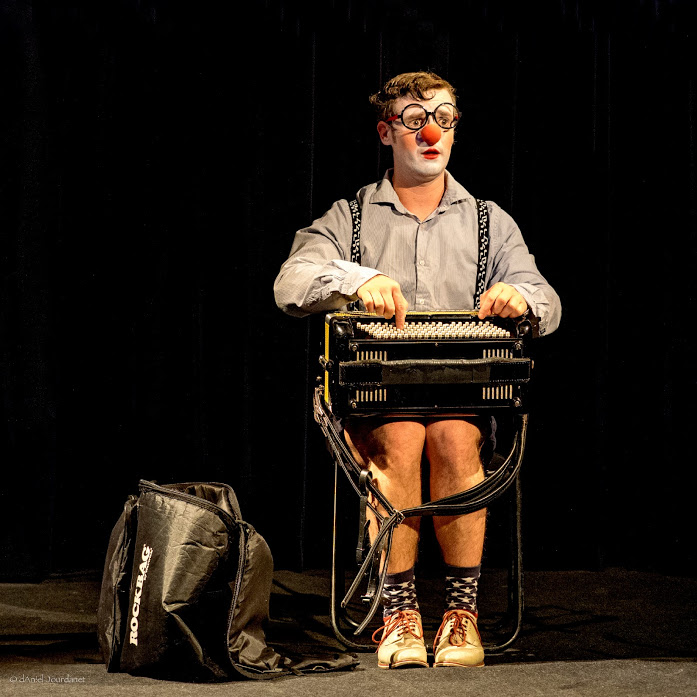 Clown acrobatico-sensible