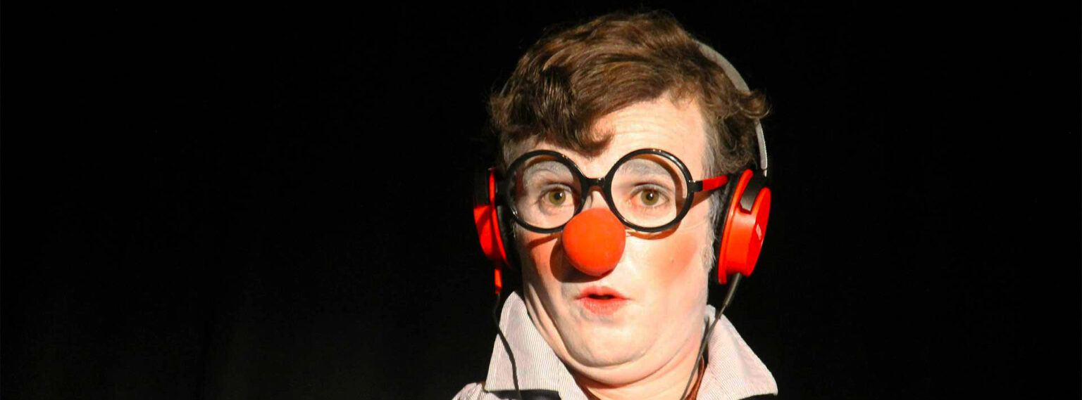 Kevin, clown de la compagnie du cirque Né Curieux