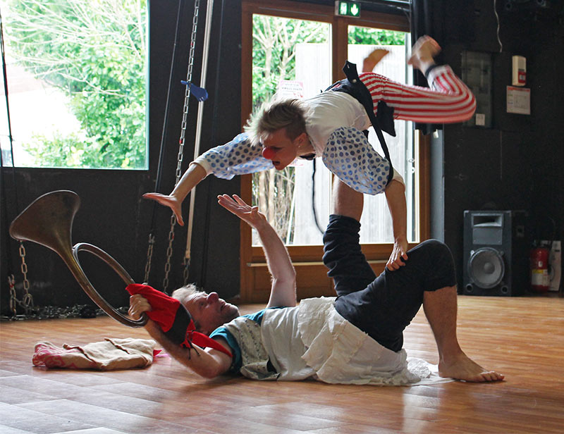 kevin- acrobate burlesque